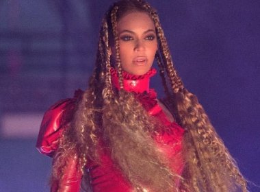 Beyoncé protesta contra assassinato de negros: 'Parem de nos matar'