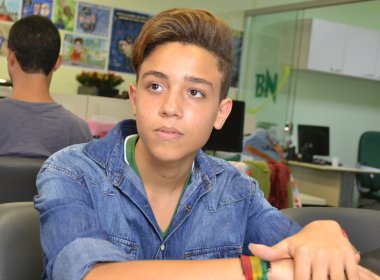 Músico baiano de 14 anos faz campanha virtual para comprar bandolim
