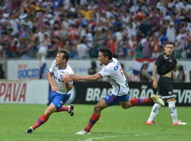 Renato Cajá celebra gol do triunfo e desabafa: ‘Só quem está aqui, sabe a pressão que é’