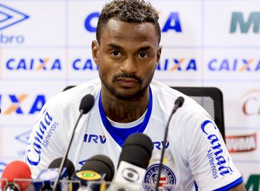 Volante do Bahia chuta porta do vestiário da Arena Fonte Nova e dispara: ‘Hoje é guerra’