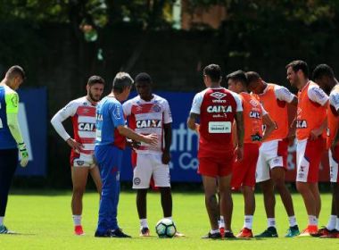 Em treino matinal, Carpegiani trabalha parte tática do Bahia