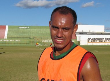 Ex-jogador da Juazeirense é preso no Rio acusado de assalto, mas alega inocência