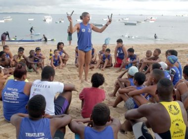 Projeto no Porto da Barra insere crianças e adolescentes no triathlon