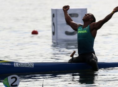 Isaquias Queiroz é o primeiro brasileiro a conquistar três medalhas na mesma Olimpíada