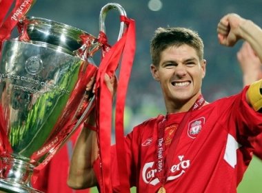 Ídolo do Liverpool, Steven Gerrard anuncia aposentadoria do futebol