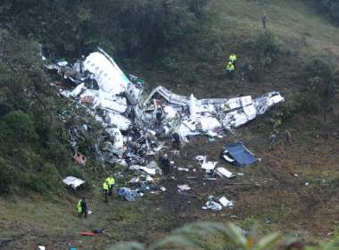 LaMia e piloto foram culpados por tragédia com avião da Chape, diz governo boliviano