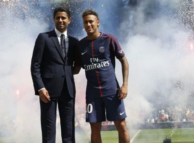 Jornal espanhol diz que Neymar pediu que PSG negocie Cavani