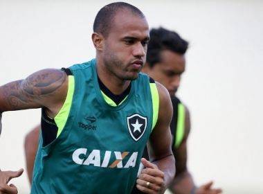 Exames detectam um tumor renal no atacante Roger do Botafogo