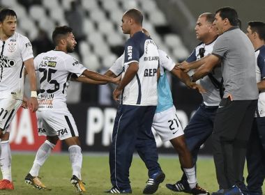 Após confusão ao final do jogo, Clayson presta depoimento e é liberado