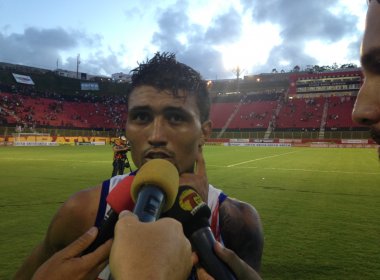 Presidente do Vitória confirma contratação de Kieza; atleta chega nesta quarta em Salvador
