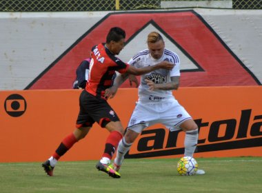 Após gol anulado, Kieza fica na bronca com o árbitro: 'A CBF não faz nada'