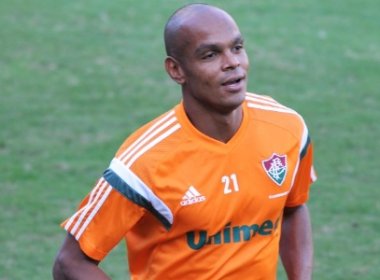 Vitória anuncia contratação do zagueiro Henrique Souza