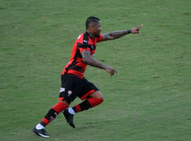 Empresário de Marinho admite sondagem do Botafogo, mas garante: 'O foco é o Vitória'