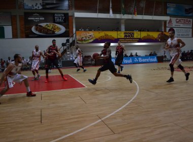 Em jogo equilibrado, Vitória bate Caxias do Sul e permanece invicto no NBB