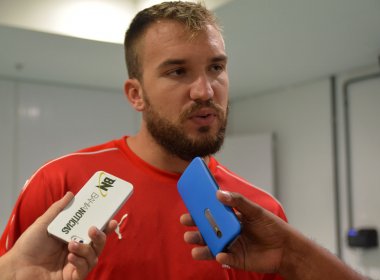 Presidente do Vitória anuncia contratação de Willian Farias em definitivo