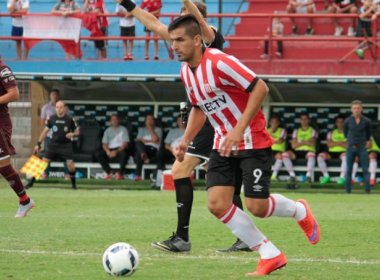 Sinval Vieira revela interesse em Lucas Viatri: 'É uma possibilidade para o meio do ano'
