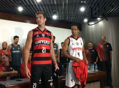 Vitória apresenta novo uniforme da equipe de basquete