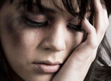 Sancionada lei sobre plástica no SUS para mulher vítima de violência