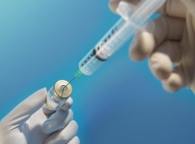 Farmacêutica francesa espera testar vacina contra zika em um ano