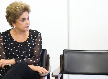 Dilma acompanha votação do impeachment no Alvorada ao lado de ministros