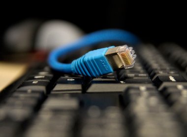 Após sugestão popular, proibição do limite para internet pode virar lei
