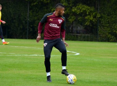 Reunião define que Michel Bastos continua no São Paulo