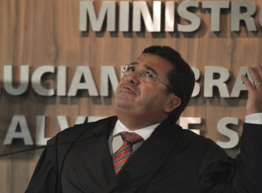 Procuradores pedem que ministro do TCU se afaste de casos da Petrobras
