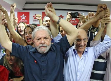 Presidente do PT pede apoio para lançar Lula candidato em abril
