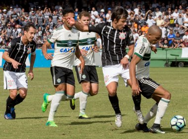 Após briga de torcida, Corinthians empata com Coritiba e pode perder liderança