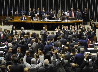 Câmara aprova fundo eleitoral já para 2018; mínimo é de R$ 1,7 bilhão