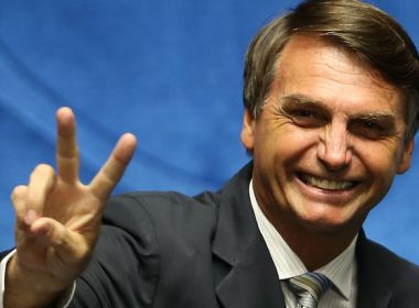 Campanha de Bolsonaro pelo país faz Câmara gastar mais com passagens