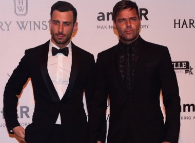 Juntos há 1 ano, Ricky Martin revela que está noivo do artista plástico Jwan Yosef