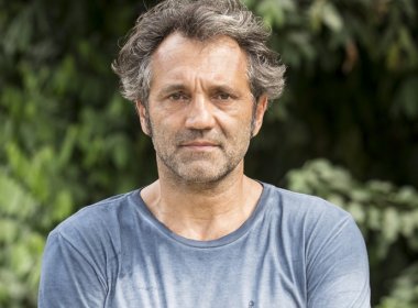 Viúva de Montagner recebe prêmio em homenagem ao ator: 'O espetáculo não para'