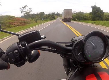 Motociclista será indenizado em R$ 30 mil por cair em buraco de rodovia federal