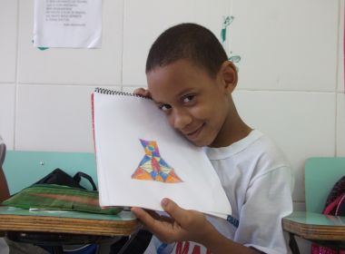 Estilista de 12 anos do Calabar estreia exposição na Escola de Belas Artes