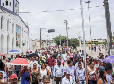 Manifestação em Jaguarari cobra votação da LOA na Câmara de Vereadores