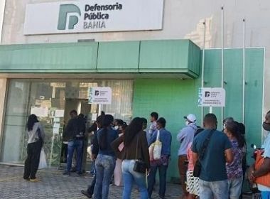 Feira: Defensoria Pública explica motivo da grande fila na sede do município