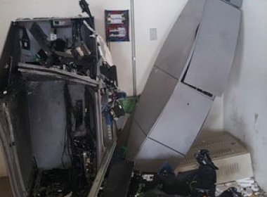 Criminosos explodem caixa eletrônico do Banco do Brasil em Paulo Afonso