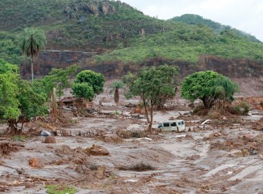 Samarco construiu barragem sem apresentar projeto, diz Ministério Público