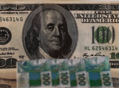 Dólar é vendido a R$ 4,16 e bate recorde de alta 
