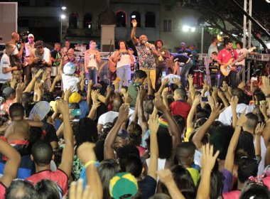 Irmão Lázaro faz Carnaval para evangélicos em show na Praça da Sé