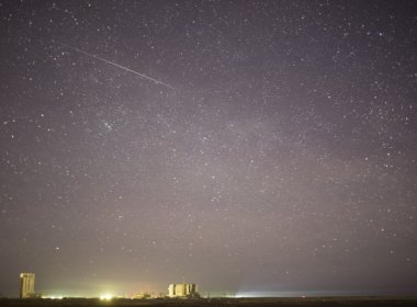 Maior meteoro a alcançar a Terra desde 2013 caiu a mil quilômetros da costa brasileira