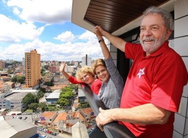 Após quatro horas de encontro, Dilma e Lula saem de reunião sem acerto sobre ministério