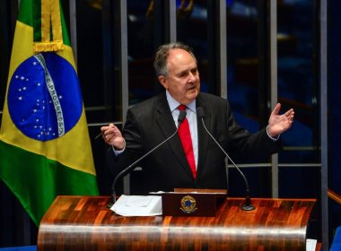 Cristovam Buarque defende impeachment, mas pede 'clareza de crimes' para afastar Dilma