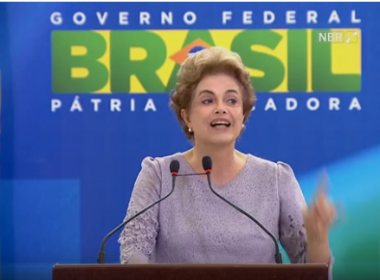 Dilma defende mandato e adere ao 'não vai ter golpe': 'Não renuncio em hipótese alguma'
