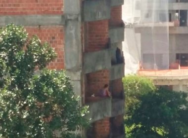 Integrantes do Movimento dos sem Teto ocupam prédio em construção no Horto Florestal