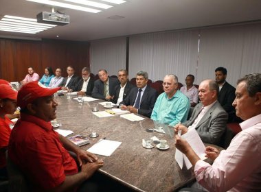 Governador Rui Costa se reúne com líderes do MST no CAB