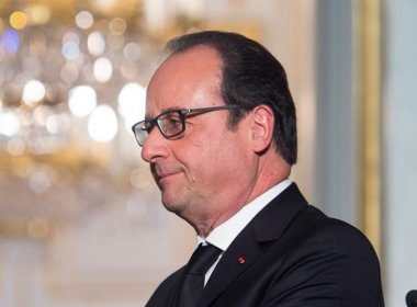 Hollande confirma queda de avião que ia de Paris para Cairo e não descarta terrorismo