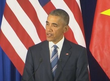 Barack Obama anuncia fim do embargo de venda de armas ao Vietnã após 41 anos