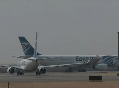 Marinha detecta sinal de uma das caixas-pretas de avião que caiu no Mediterrâneo